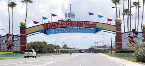 Man dies at Disney resort, deputies investigating